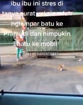 video emak emak ngamuk ditanya sertifikat vaksin