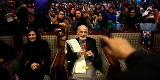 Ashraf Ghani Bantah Bawa Uang Negara Dalam Jumlah Besar Saat Kabur dari Afghanistan