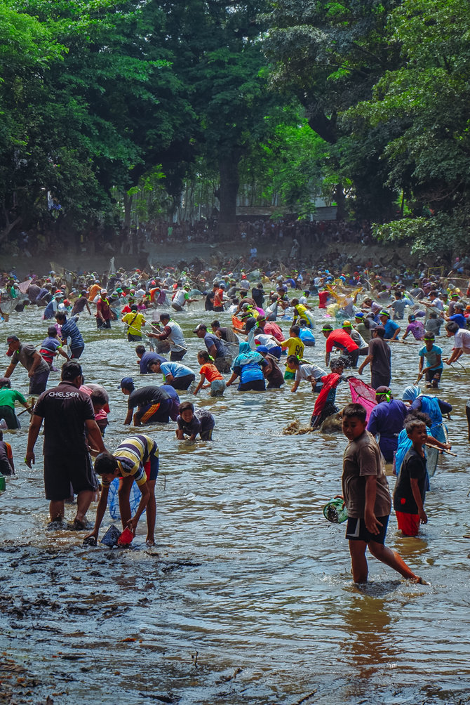 tradisi grobyak ikan kediri