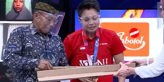 Unik, Ini Raket Bulutangkis Apriyani dari Kayu Buat Latihan