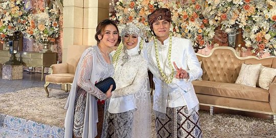 5 Potret Cantik Ayu Ting Ting Kenakan Kebaya di Acara Pernikahan Lesty & Rizky Billar