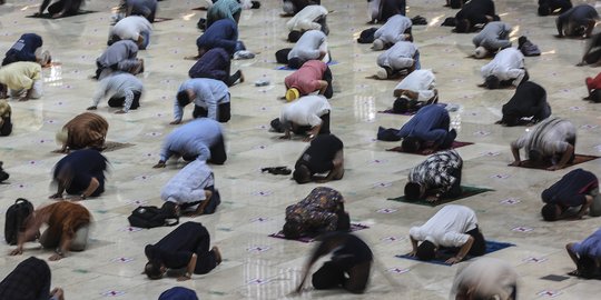 CEK FAKTA: Hoaks, Aturan Ganjil Genap Salat Jumat Berdasarkan Nomor Ponsel