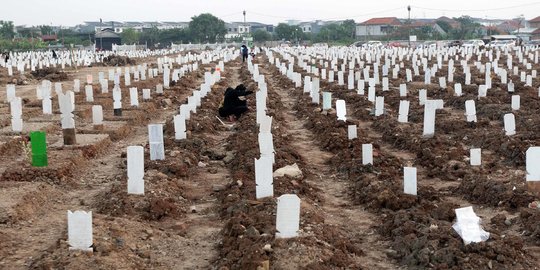 CEK FAKTA: Bukan di Sri Lanka, Foto Ini Kondisi Pemakaman Jenazah Covid di Rorotan