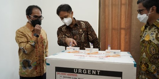 Bantu Kelancaran Vaksinasi, BUMN PT PP Serahkan 30 Vaccine Carrier ke Jawa Barat