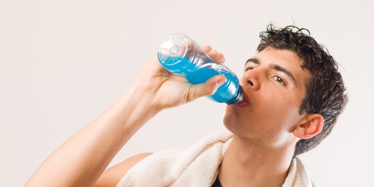Tidak Cukup Air Saja, Minuman Berelektrolit Dibutuhkan saat Olahraga Intens