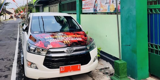 Diduga Terkait Rencana PTM, SMK Batik 2 Solo 'Ditongkrongi' Mobil Dinas Gibran - Vimarsana News