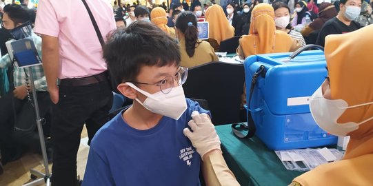 Gubernur Sulsel Minta Vaksinasi Pelajar Dikebut untuk Sekolah Tatap Muka