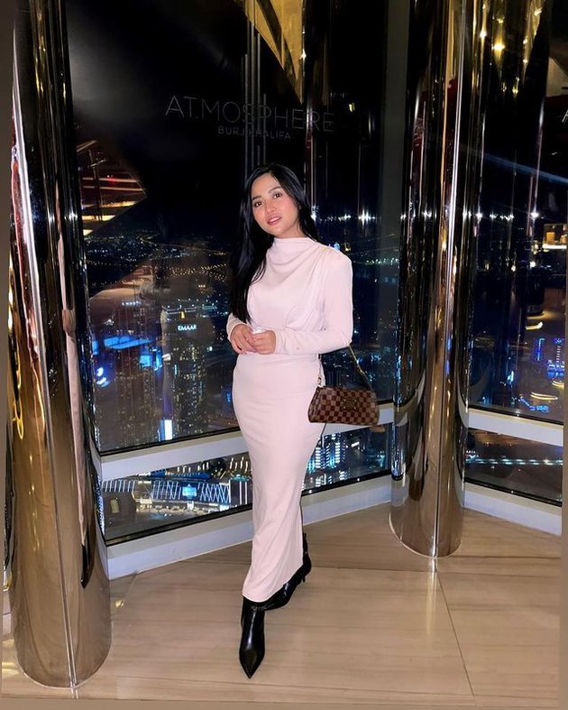 rachel vennya dubai