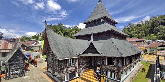 Indahnya Ukiran Masjid Asasi, Masjid Tertua di Padang Panjang