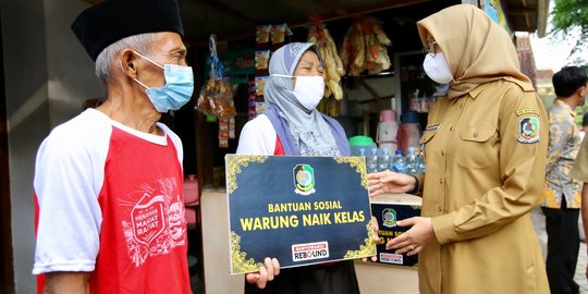 Biar Naik Kelas, Ratusan Warung di Banyuwangi Kembali Dikucuri Bantuan Dana