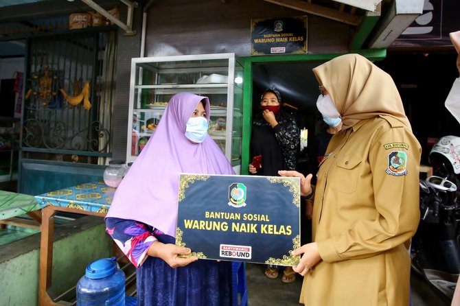 ratusan warung di banyuwangi kembali dikucuri bantuan dana