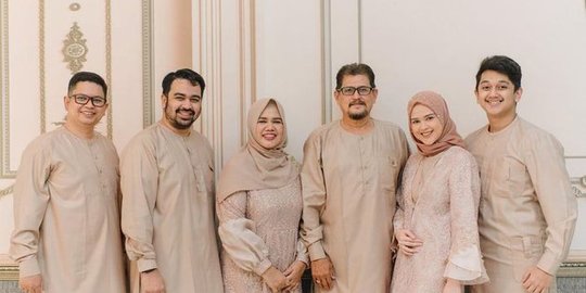 Kini Tinggal Kenangan, Ini 4 Potret Kebersamaan Cut Meyriska dan Sang Ayah