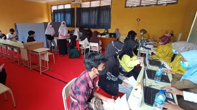 vaksinasi covid 19 untuk siswa sekolah sd dan smp di kota serang