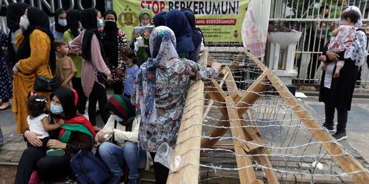 Timbulkan Kerumunan, Polisi Bubarkan Demo Pencari Suaka di UNHCR