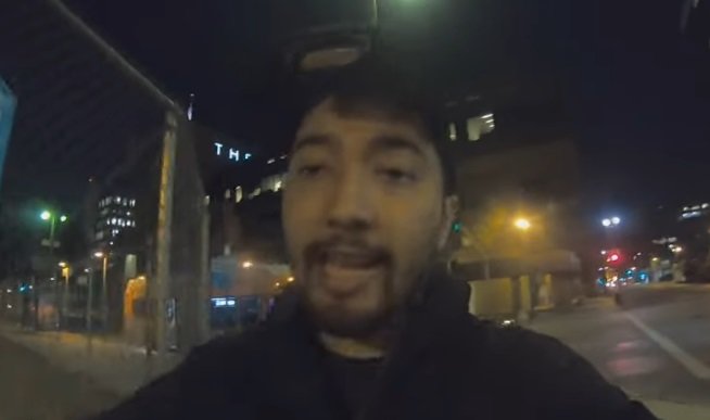 youtuber indonesia bagikan uang untuk tunawisma di la