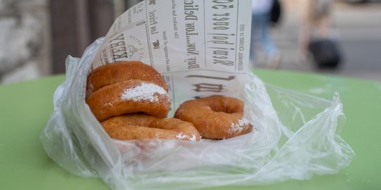 Manisnya Nostalgia Masa Kanak-Kanak dengan Donat Kampung ala Donat.kecil