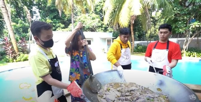 tak biasa detak deretan artis ini hobi masak makanan ukuran jumbo