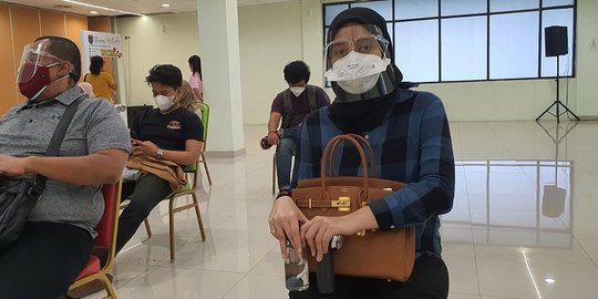 Cerita Fairuz A Rafiq Ikut Vaksinasi Pfizer di RSUD Depok dalam Kondisi Hamil - Vimarsana News