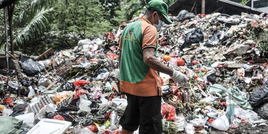 Mahasiswa UGM Olah Limbah Sarung Tangan Tenaga Medis Jadi Bahan Bakar Diesel