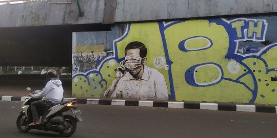 Polisi Buru Pembuat Gambar Mirip Jokowi Tertutup Masker di Bandung