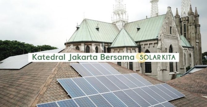 instalasi panel surya di gereja katedral jakarta