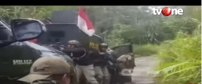 aksi baku tembak kkb dan polisi