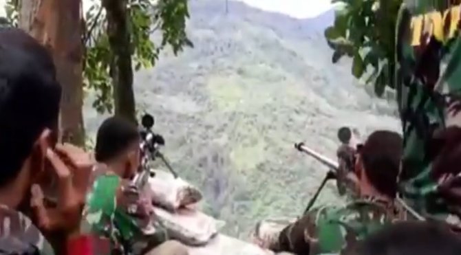 aksi sniper tni tembak kkb papua dari atas gunung sekali dor langsung kena
