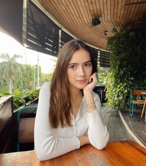 perankan tokoh antagonis di love story the series ini 4 fakta annette edoarda