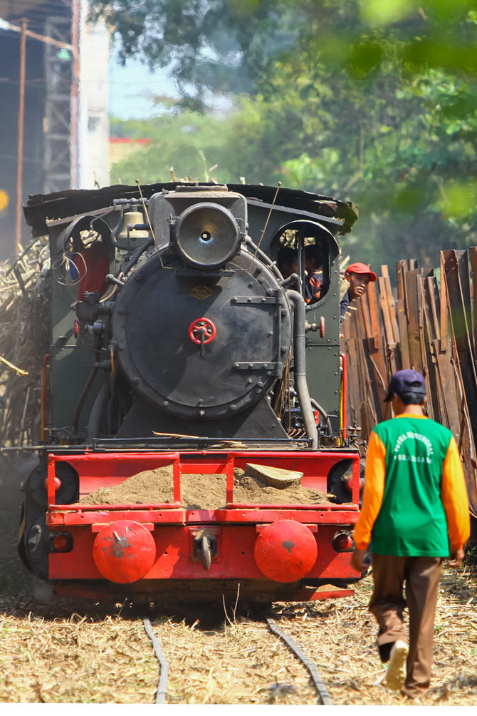 kereta lori tebu tasikmadu