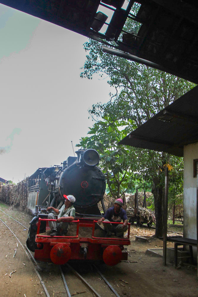 kereta lori tebu tasikmadu