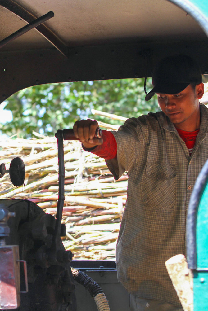 kereta lori tebu tasikmadu