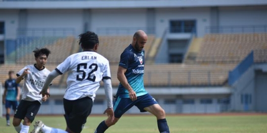 BRI Liga 1: Robert Alberts Puji Mohammed Rashid dan Marc Klok, Lini Tengah Persib Bakal Solid - Vimarsana News