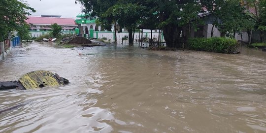 Cuaca Ekstrem, 3 Kabupaten di Sulawesi Selatan Dilanda Banjir - Vimarsana News