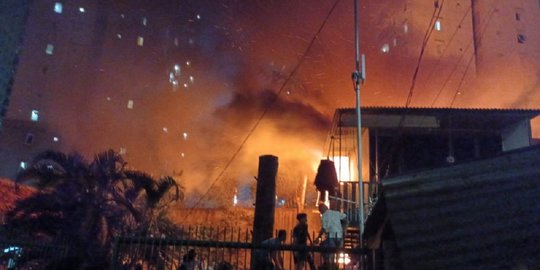 Kebakaran di Gang Swadaya Kemayoran, Listrik di 3 Lokasi Padam