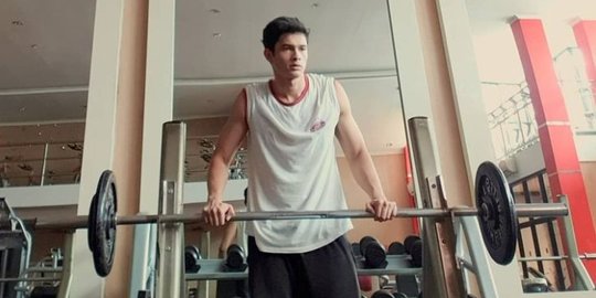Tampil Bugar, Ini Potret Kevin Kambey Pemain Buku Harian Seorang Istri saat Olahraga