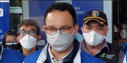 Anies Baswedan: Vaksinasi Penting dalam Upaya Pemulihan Ekonomi