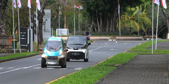 Melihat Mobil Listrik yang Disewakan untuk Wisatawan di Bali