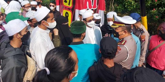 Simpatisan Rizieq Sempat Datangi PT DKI, Tetapi Tak Boleh Masuk