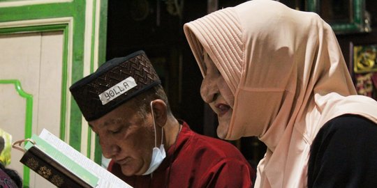 Menilik Keseharian Santri di Ponpes Waria Al-Fatah Yogyakarta