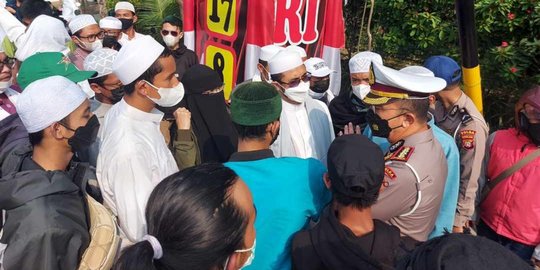 Polisi Amankan 15 Simpatisan Rizieq Syihab