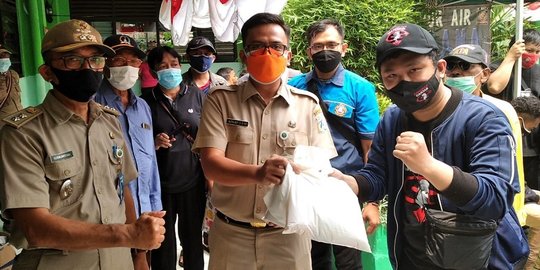 Relawan Sahabat Ganjar Kirim Bantuan Paket Sembako Ke Korban Kebakaran ...