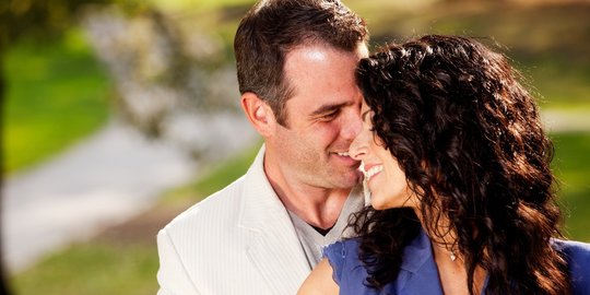 40 Ucapan Happy Wedding Anniversary, Romantis dan Penuh Cinta