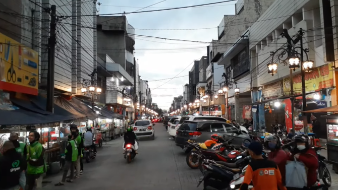 wisata kuliner di jalan cibadak kota bandung