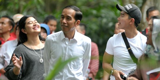 Reaksi Gibran, Kahiyang dan Kaesang Ada Emak-Emak di Makassar Mirip Jokowi