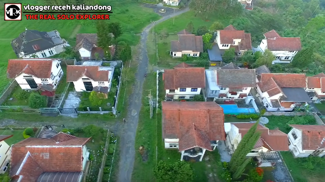 puluhan villa mewah terbengkalai