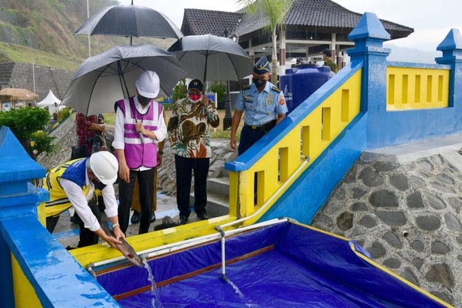 jokowi resmikan bendungan kuningan