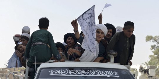 Euforia Taliban Rayakan Penarikan Tentara AS dari Afghanistan