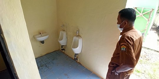 Toilet Rp 134 Juta Per Unit di 18 SD Kota Serang, Belum Termasuk Biaya Sanitasi Air