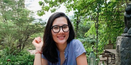 Punya Darah Prancis, Ini 4 Potret Cantik Sarah Diorita Istri Eross Candra