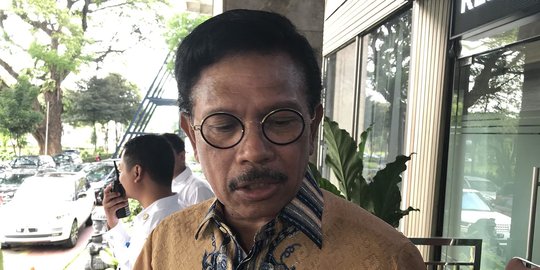 Menkominfo: Masyarakat Harus Siap Hidup Berdampingan dengan Covid-19